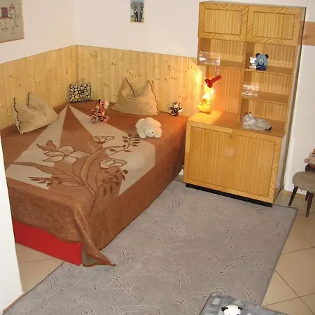 Csaladi Vendeghaz * إغير