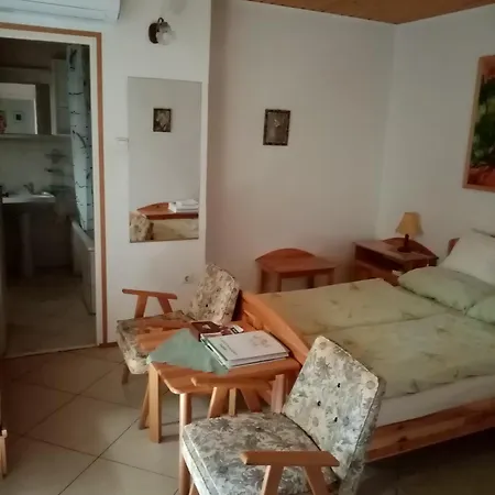 Csaladi Vendeghaz Eger