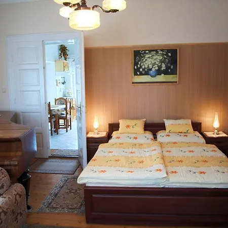 Csaladi Vendeghaz Apartmán
